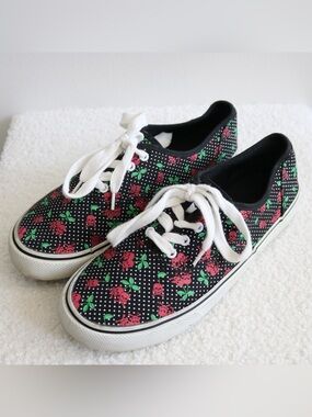 Y2K Airwalk Cherry Skull Polka Dot Sneakers Size 9